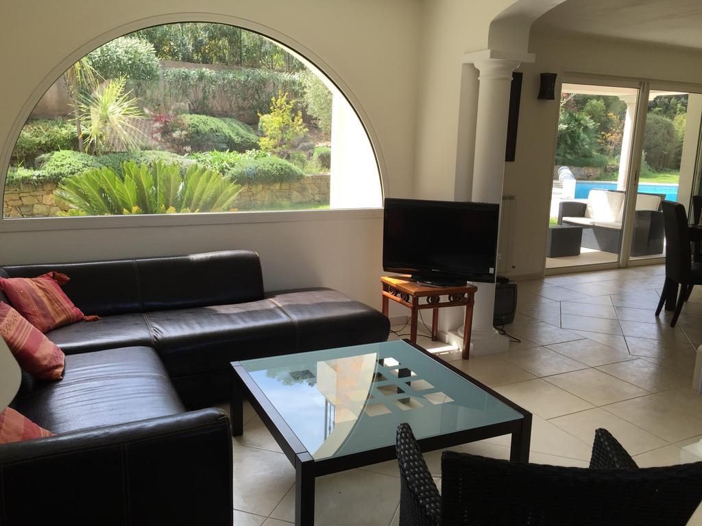 Belle Villa Dans Clos Prive - Saint Raphael Boulouris ภายนอก รูปภาพ